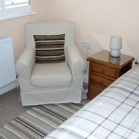 Highworth House Bed & Breakfast Swindon Bagian luar foto