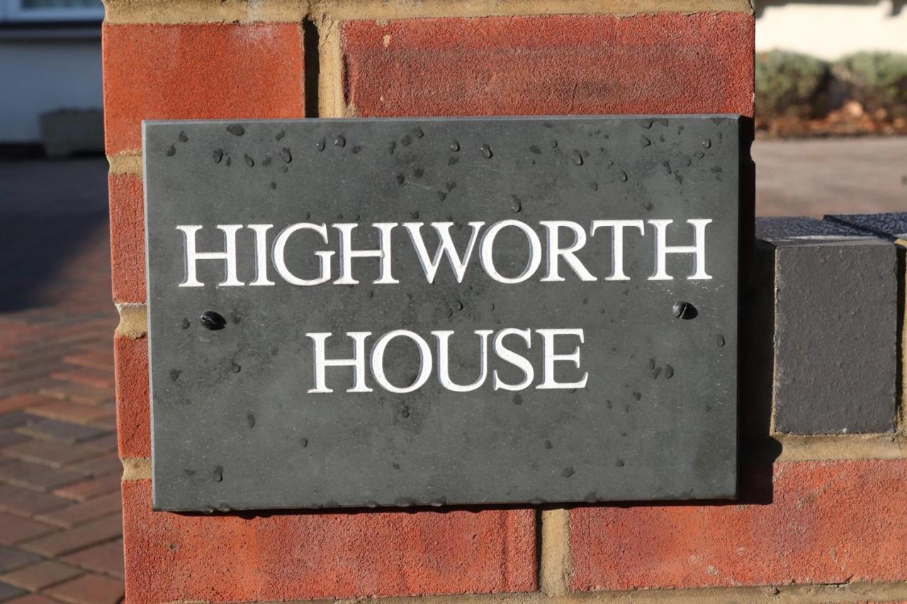 Highworth House Bed & Breakfast Swindon Bagian luar foto